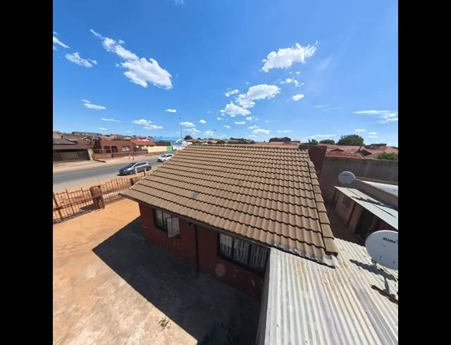 2 BEDROOM PROPERTY TO RENT IN LEBOENG